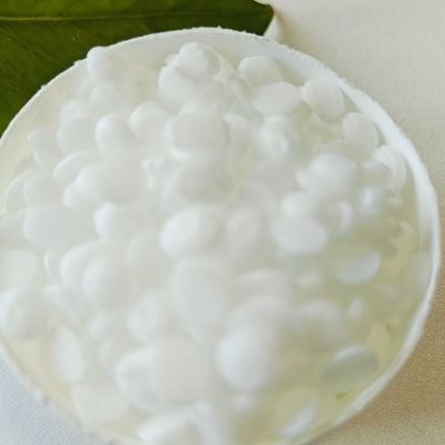 Cetearyl Alcohol Cetearyl Glucoside Emulsionantes Naturais Branco / Amarelo Excelente Compatibilidade Para Formulação Cosmética
