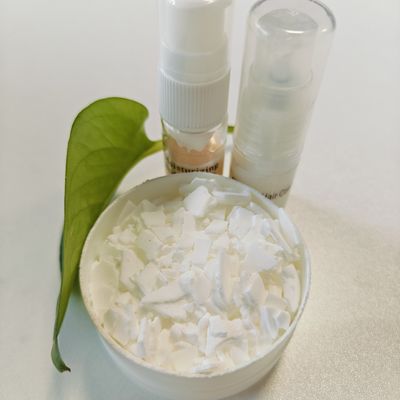 68936-95-8 Branco a amarelado Floco Sólido Metil Glicose Sesquistearato Emulsionante Derivado Natural de Glicose