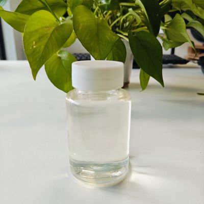 O Octocrylene Cas 6197-30-4 absorvedor UVB solúvel em óleo tem excelente propriedade impermeável para produtos de proteção solar