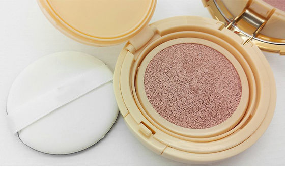 Etilhexilo-Metoxicinamato CAS 5466-77-3 Liquido absorvente de luz UV adequado para produtos resistentes à água