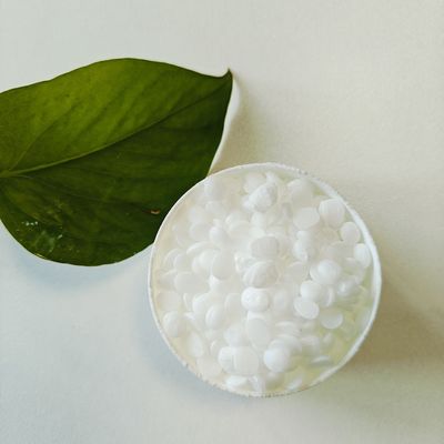 PEG-100 estearato e glicerilo estearato 9004-99-3&amp;123-94-4 Surfactante Emulsificante Branco A Amarelo Grânulos Para Cosméticos