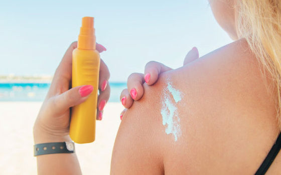 PEG-100 estearato e glicerilo estearato 9004-99-3&amp;123-94-4 Surfactante Emulsificante Branco A Amarelo Grânulos Para Cosméticos